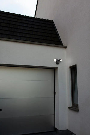 Breedstraler met camera led lamp voor het verlichten bij de garage