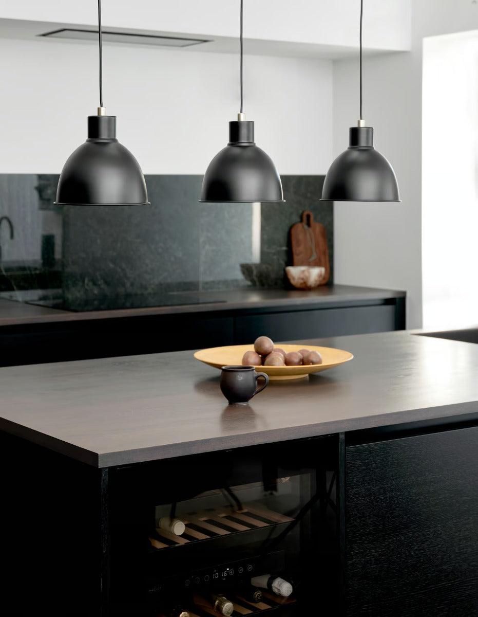 Hanglamp eettafel 3 zwarte kappen E27 fitting 'Pop' - FOIR