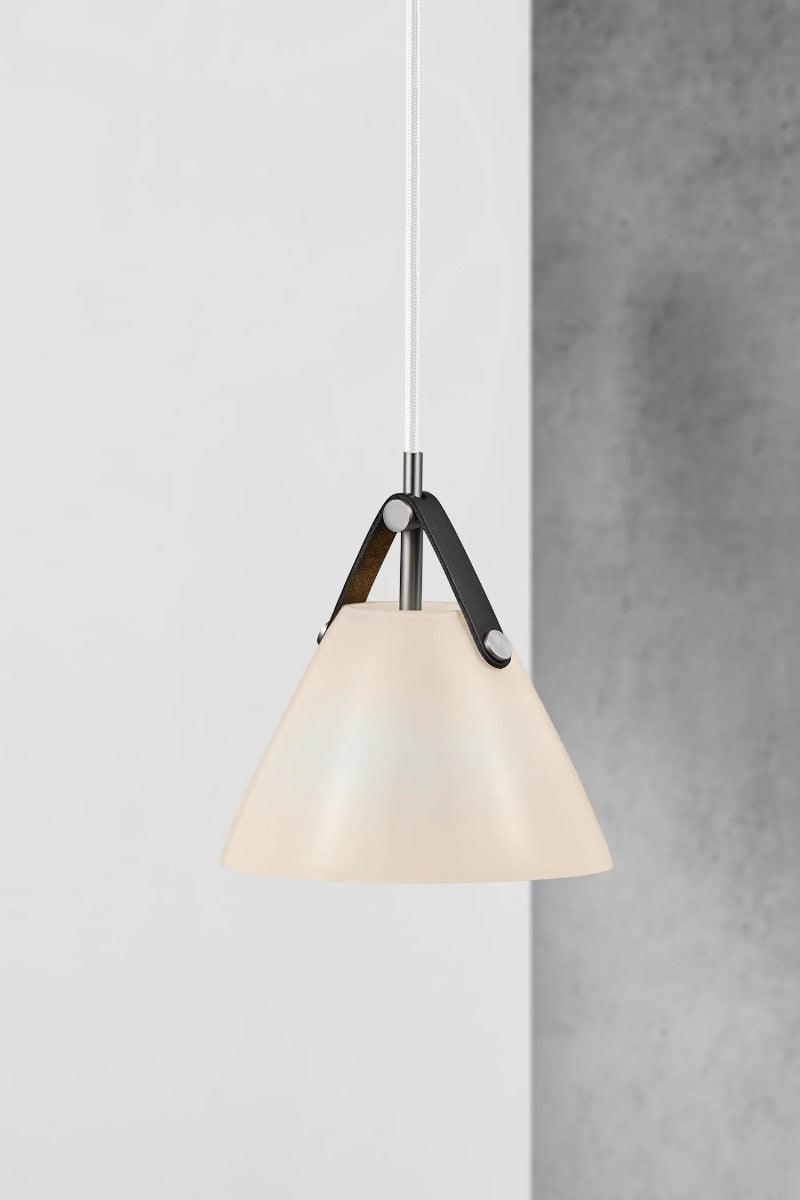 Hanglamp opaalglas & zwart of bruin leer G9 fitting 'Strap 16'