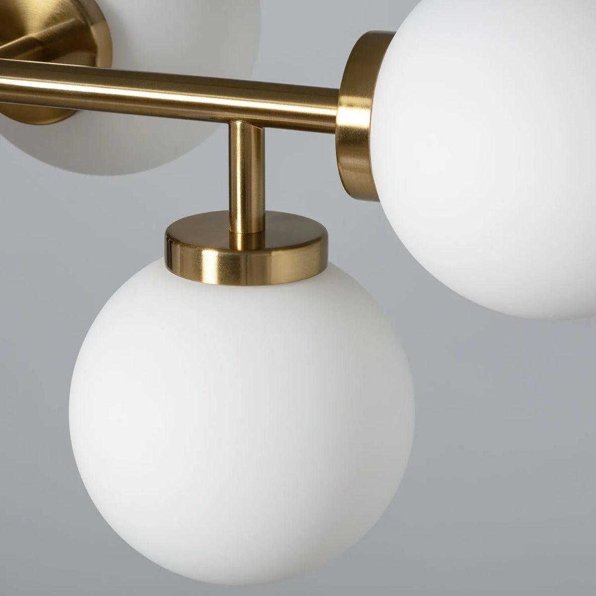 Hanglamp messing en opaalglazen bollen E27 fitting 'Bizier'