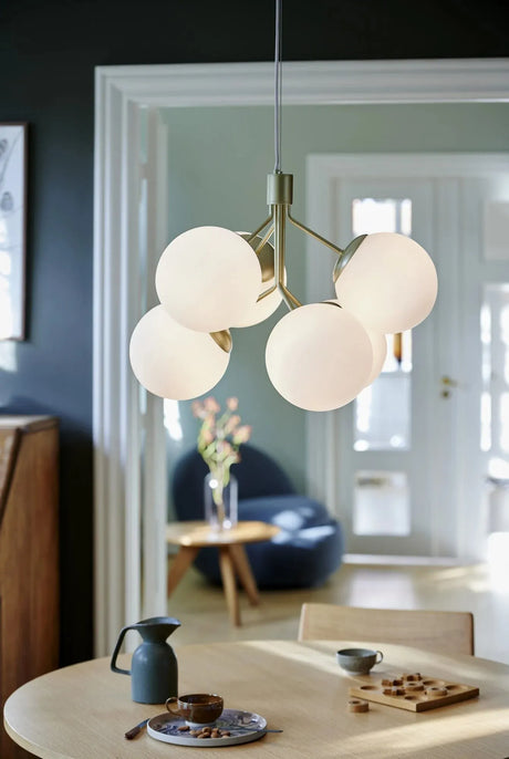 Hanglamp glazen bollen Kroonluchter goud Nordlux 'Ivona' E27 opaal glas 62 cm - FOIR