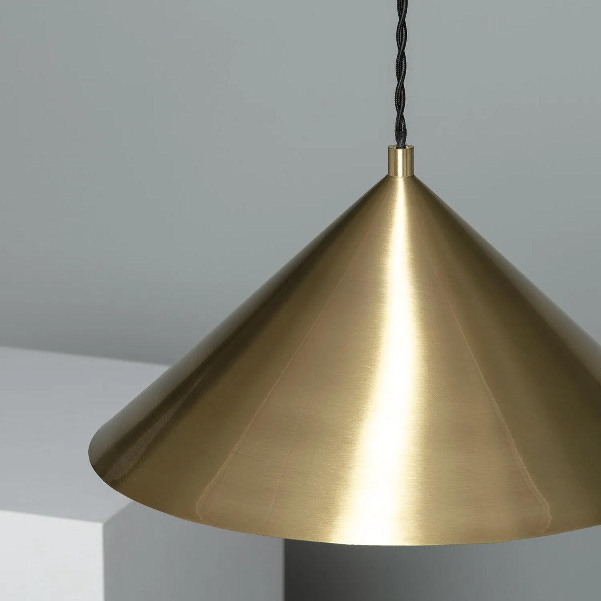 Hanglamp goud met E27 fitting en zwarte gedraaide kabel 'Arpin' 35 cm