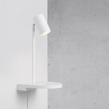 Witte wandlamp met USB schakelaar en plankje verstelbaar Nordlux Cody