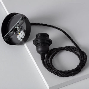 Plafondlamp met e27 fitting zwart met strijkijzersnoer