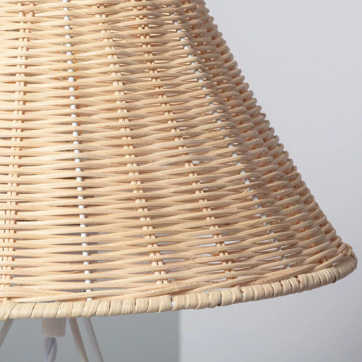 Kleine tafellamp wit met rotan kap schakelaar en E27 fitting 'Janice'