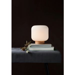 Design tafellamp Nordlux met houten voet opaalglas schakelaar en E27 fitting
