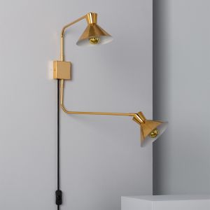 Grote wandlamp goud modern design zwarte kabel 