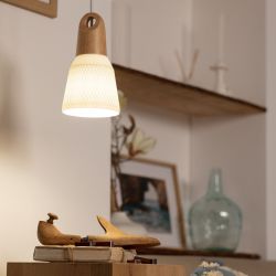Hanglamp hout met porseleinen kap e27 fitting