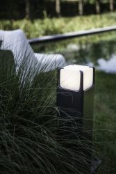 Moderne staande tuinlamp LED lichtbron 3000k warm wit modern vierkant