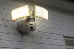 Buitenlamp vloedlicht met camera beveiliging modern wit