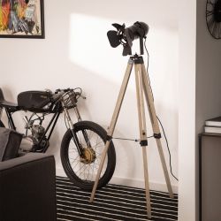 Staande lamp modern 'Kurag' E27 fitting driepoot film spot theater driepoot hout 140cm