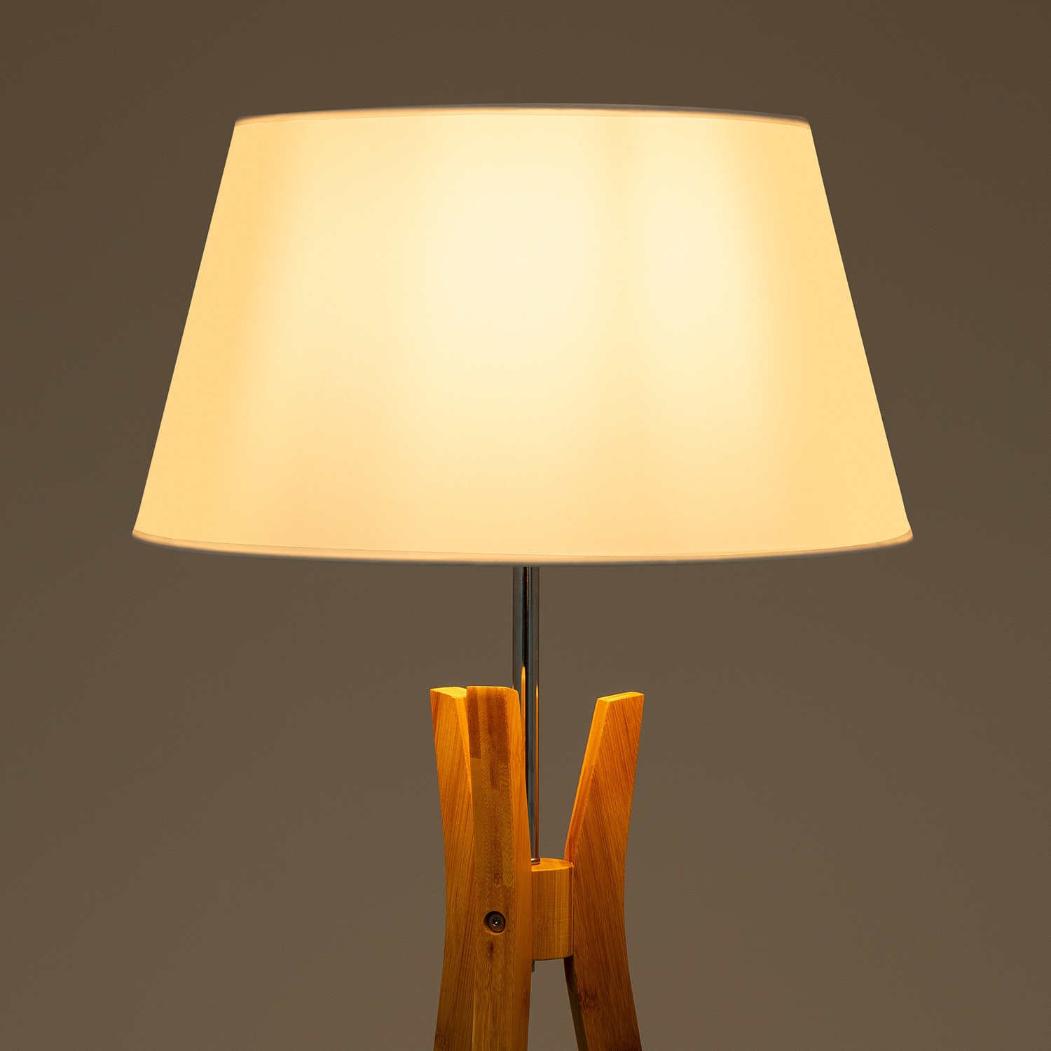 Nieuw Vloerlamp 'Qais' houten poten staande lamp witte kap 153cm nodig PD-34